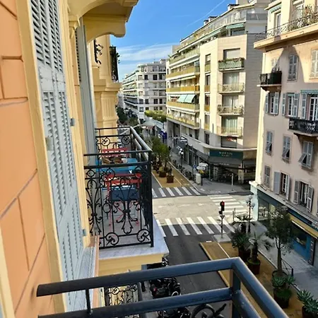 Sublime, Modern, Balconies, A/c, Refurbished Appartement