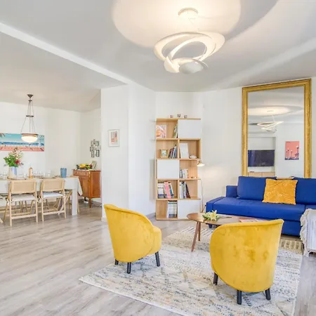 Sublime, Modern, Balconies, A/c, Refurbished Appartement *
