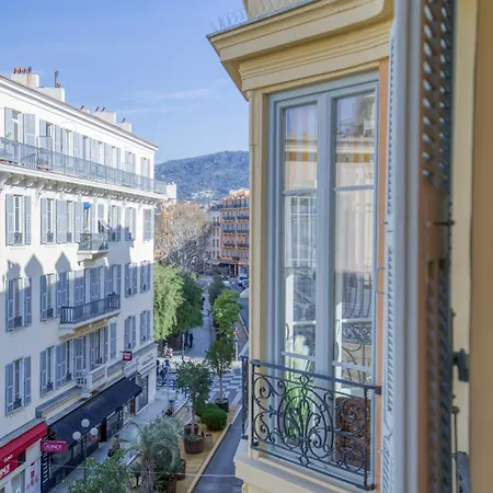 Sublime, Modern, Balconies, A/c, Refurbished Appartement *