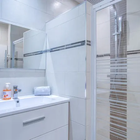 Sublime, Modern, Balconies, A/c, Refurbished Apartament