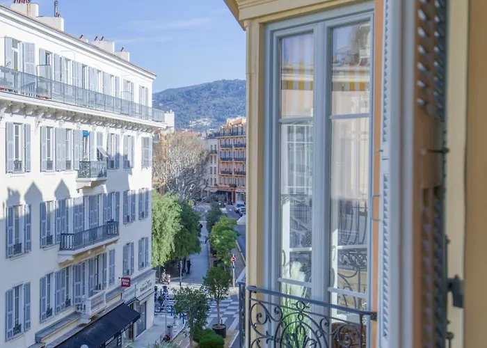 Sublime, Modern, Balconies, A/c, Refurbished Appartamento *