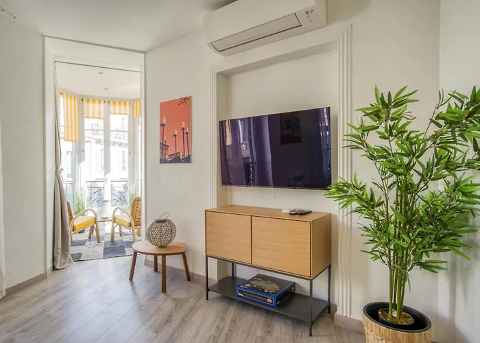 Sublime, Modern, Balconies, A/c, Refurbished Appartamento Nizza