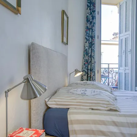 Sublime, Modern, Balconies, A/c, Refurbished *