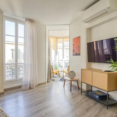 شقة Sublime, Modern, Balconies, A/c, Refurbished نيس