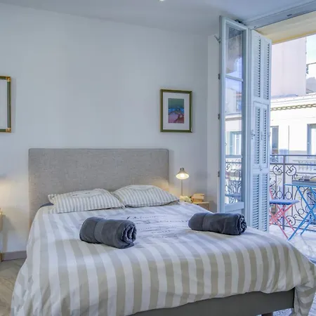 Appartement Sublime, Modern, Balconies, A/c, Refurbished