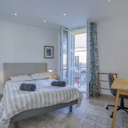 Sublime, Modern, Balconies, A/c, Refurbished * Nice