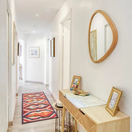 Sublime, Modern, Balconies, A/c, Refurbished شقة *