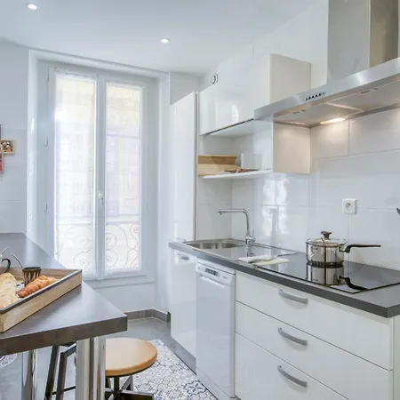 Appartement Sublime, Modern, Balconies, A/c, Refurbished