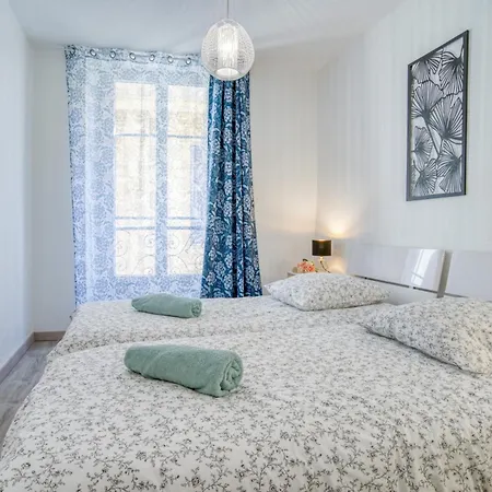 Sublime, Modern, Balconies, A/c, Refurbished *