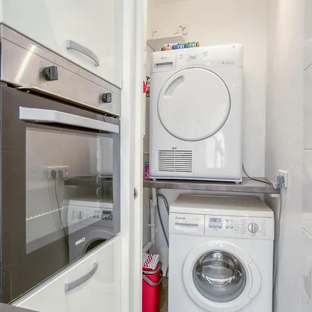 Sublime, Modern, Balconies, A/c, Refurbished نيس