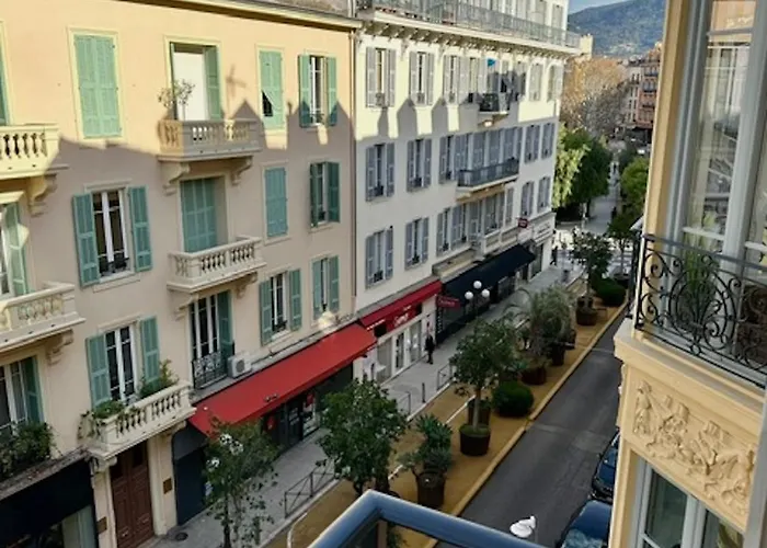 Sublime, Modern, Balconies, A/c, Refurbished * Nice