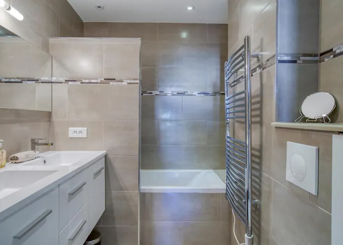 Sublime, Modern, Balconies, A/c, Refurbished Apartmán *