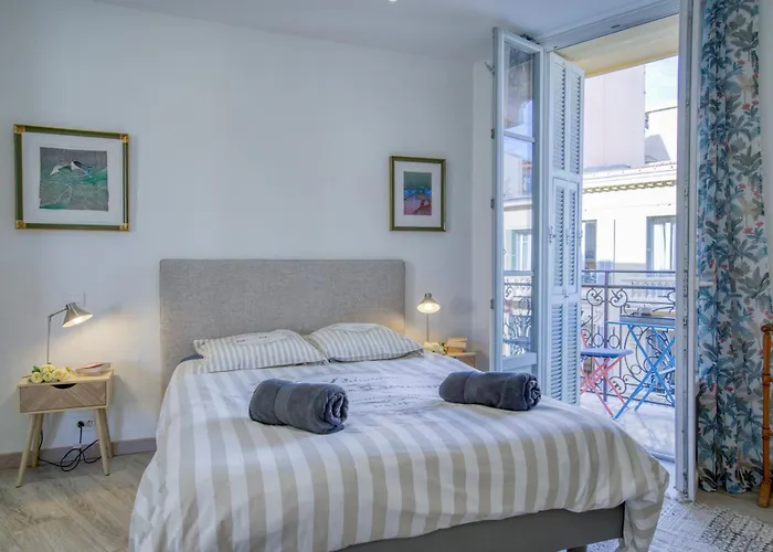 Lejlighed Sublime, Modern, Balconies, A/c, Refurbished