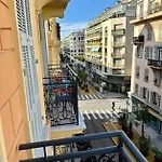 Sublime, Modern, Balconies, A/c, Refurbished Apartamento