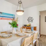 Sublime, Modern, Balconies, A/c, Refurbished