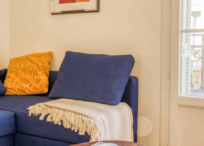 Sublime, Modern, Balconies, A/c, Refurbished *