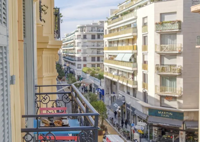 Apartment Sublime, Modern, Balconies, A/c, Refurbished *