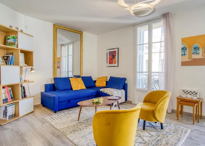 Sublime, Modern, Balconies, A/c, Refurbished *