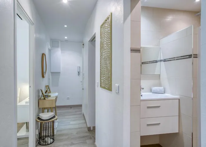 Sublime, Modern, Balconies, A/c, Refurbished