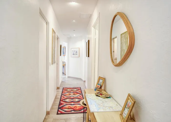 Sublime, Modern, Balconies, A/c, Refurbished *