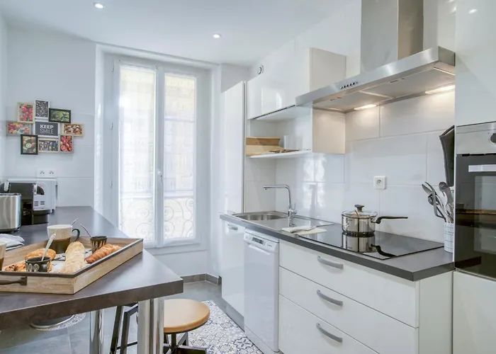 Apartment Sublime, Modern, Balconies, A/c, Refurbished