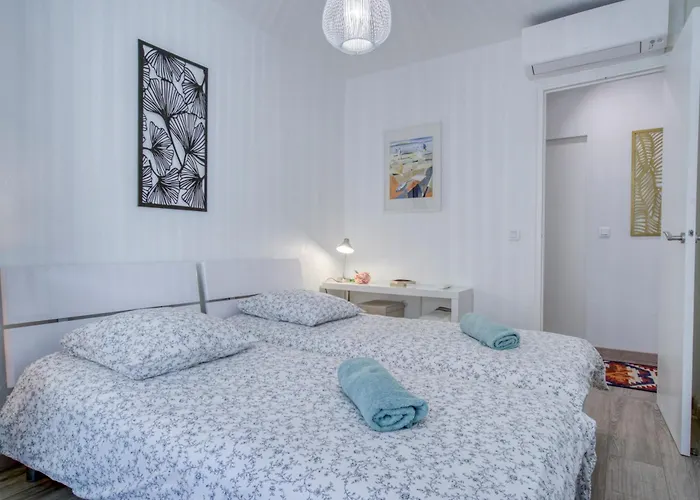 Sublime, Modern, Balconies, A/c, Refurbished