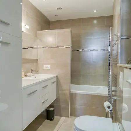 Sublime, Modern, Balconies, A/c, Refurbished *